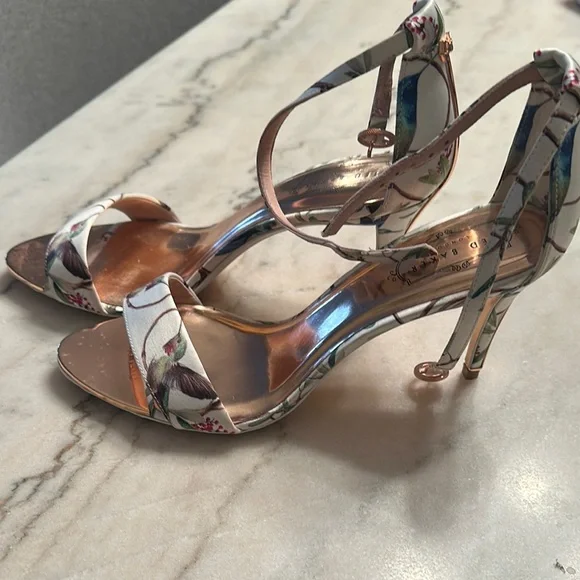 Ted Baker Floral Women's Sandals - Cream and Rose Gold. New, never worn. 4” hee - Picture 2 of 6